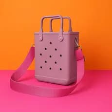 Bolsa Bolsinha Injetada Eva Menina Infantil com Alça Ajustável Personalizável com Pins e Botons