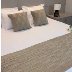 Kit Peseira Manta Tricot Cama Casal Queen King Trança + 2 Capas Decoração Almofadas Premium Luxo RA