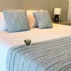 Kit Peseira Manta Cama Casal Queen King Tricot Trança + Capas De Almofada Sofisticadas Luxo Tricô RA