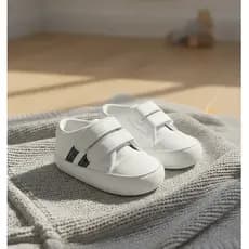Tênis Branco com Listra Lateral Confortável