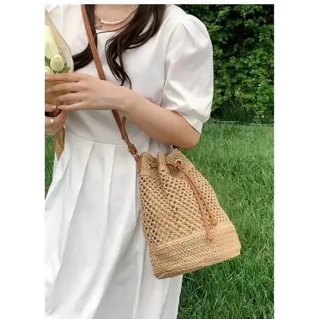 Bolsa Moda Hollow bucket tecida de praia feminina bolsa Quadrado palha bolsa transversal de verão bolsa praia
