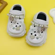 Babuche Infantil Sandálias infantis meninas moda pérola princesa sandálias antiderrapantes sapatos de praia