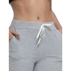 Calça feminina justinha modelo jogger moletom