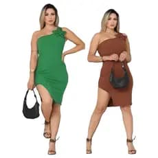 Vestido Femenino Curto de un Hombro con uma Flor no Hombro de Ribaninha
