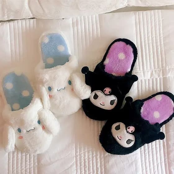39/40 tamanho Kuromi chinelos de pelúcia Kawaii Sanrio chinelos de pelúcia Olá KT chinelos de pelúcia Chinelos femininos