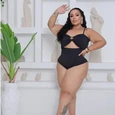 Maiô body com detalhe de estrela do mar plus size com bojo e alça