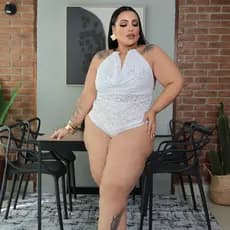 Body Plus Size Feminino Renda Premium Decote Drapeado com Colar Dourado (G1 - Veste 48 ao 52)