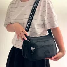 Bolsa Tiracolo Lateral Tactel Resistente Leve Pequena Feminino