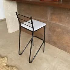 Banqueta Alta Estofada Estrutura Reforçada Ideal para Cozinha Bancada e Área Gourmet