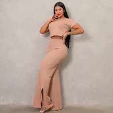 Conjunto Feminino Canelado Blusa Cropped e Calça Flare com Fenda Look Elegante Confortável Casual