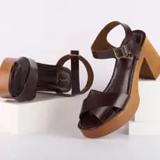 Sandália Feminina Salto Bloco Meia Pata com Tiras Cruzadas Moda Elegante Tendência Original