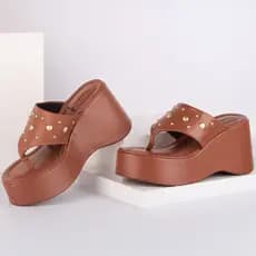 Tamanco Feminino Chinelo Plataforma Anabela Detalhe Cravos Dourados Confortável Original