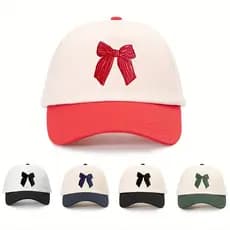 Um boné de beisebol estiloso com laço bordado, apresentando um design em blocos de cor, adequado tanto para homens quant