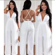 Macacão Feminina Pantalona com Alicinha Tecido Duna Fendas Laterais Decote V com Forro e Bojo