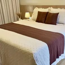 Kit Manta Peseira Tricot Cama Casal Queen King + 2 Capas de Almofadas Moda Casa Home