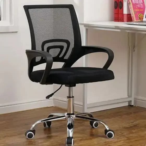 Cadeira de Escritório Ergonômica com Encosto em Tela Mesh, Regulagem de Altura, Base Cromada – Preta