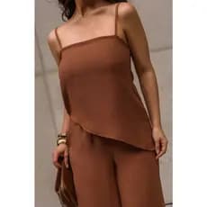 Conjunto Calça Pantalona e Blusa Com Alcinha Assimétrica Alfaiataria