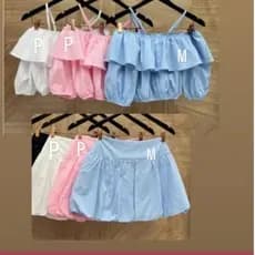 CONJUNTO SAIA + CROPED CON BABADO  MEDIA MANGA CON ALÇA REGULAVEL