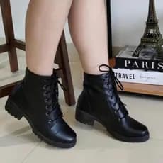 Bota Feminina Cano Curto de Couro Confortável Botina Salto Baixo Preta Costurada Resistente Cadarço Envio Rapido