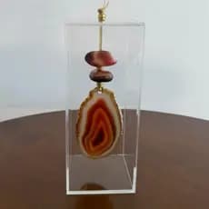 caixa de acrílico com pedras naturais/caixa decorativa/pedras com Àgata/caixa com Ágata/escultura com pedras
