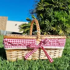 Cesta  Piquenique de Vime com Forro Xadrez 43x25x16cm