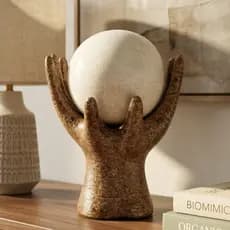 Estatueta Mão com Esfera Enfeite de Cerâmica Decoração Rack Sala Escritório Luxo