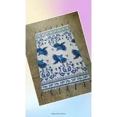 canga de multicoloridas com variacoes de estampas.