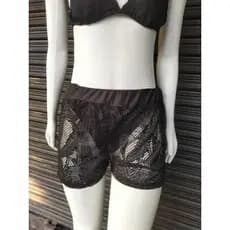 short de praia rendado com elastico na cintura.