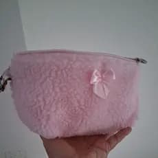 Estojo Fofo de Pelúcia Porta Lápis Escolar Feminino Rosa