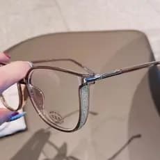 Armação de Óculos para grau feminino em TR com laterais brilhantes de glitter