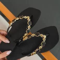 Chinelo Feminino Solado Quadrado com Pedraria Lançamento 2026