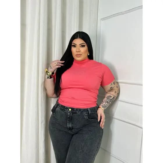 T-Shirt  Camiseta Feminina Plus Size em Tecido Canelado – Confortável e Estilosa