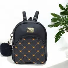 Bolsa Mochila Feminina Pequena De Costas Com Bordado Coração + Pompom