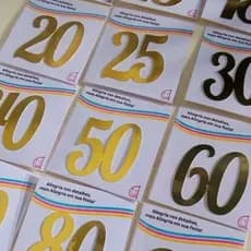 APLIQUE DE NÚMEROS DOURADO EM PAPEL 4CM - 10 15 20 30 40 50 60 70 80 90 100 ANOS - NÚMEROS BODAS