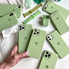 Capa Case Capinha Aveludada Silicone Verde Abacate 13, 14, 14PLUS, 14MAX, 14PRO, 14PROMAX, 15, 15PLUS, 15PRO, 15PROMAX