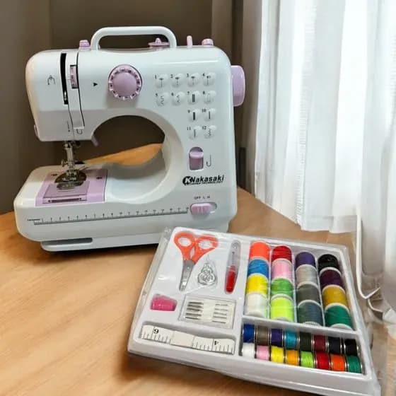 Mini Máquina De Costura Portátil Multifuncional Domestica + Kit Linhas De Brinde Queima De Estoque