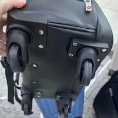 Mochila com 4 Rodinhas  Couro Executiva Noteebok Reforçada Trabalho Viagem escola