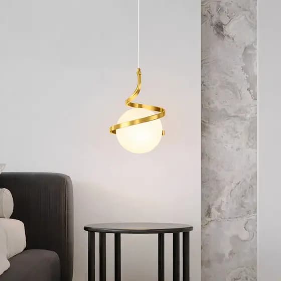 Pendente Luminária Globo Espiral Dourado – Design Moderno para Sala e Quarto
