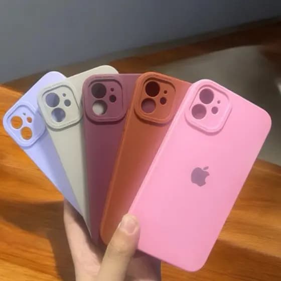 Capa Capinha Para IPhone12 / 12Pro / 12ProMax Silicone Aveludada C/ Proteção na Câmera Fechada Case Quadrada
