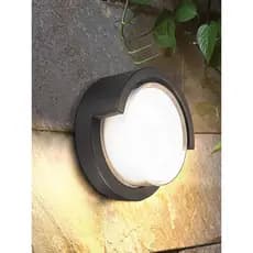 Arandela Externa Banheiro Luminária de parede Mini Iglu Opus Aquashield 5W Solar 3000K IP65 Polycarb