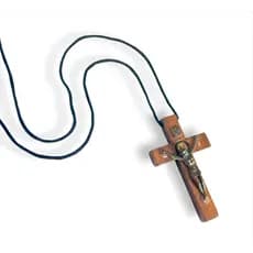 Cordão com Cruz Jesus Madeira Medalha Resinada São Bento