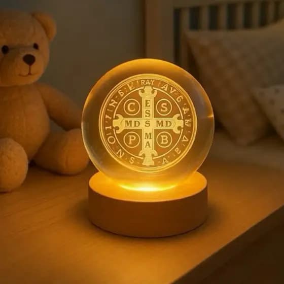 Luminária Abajur Mesa Bola de Cristal São Bento 7 cm Luz LED 3D Decorativa Esfera Bivolt Vidro