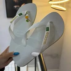 Chinelo Havaianas Personalizado Feminino com Nome + Pingentes Luxo Exclusivo