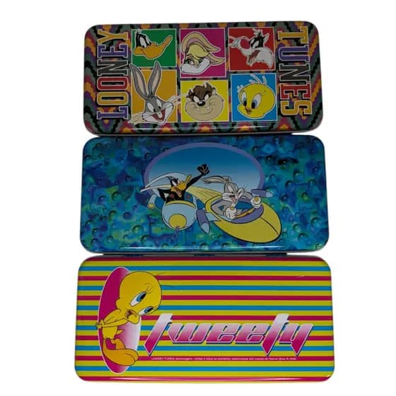 Estojo De Lata Pernalonga Piu Piu Looney Tunes 19cm