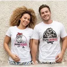 Kit Camisetas Casal Papassaurus e Mamassaurus Estampada Dinossauro