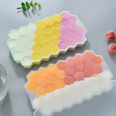 Forma de Gelo em Silicone com tampa 37 Cubos Sextavado