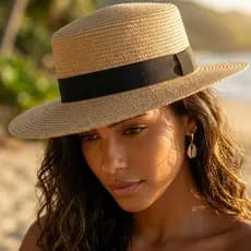 Chapéu Feminino Paris de Palha Aba Média com Fita Preta Ideal para Praia Piscina e Verão