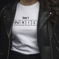 Blusa T-shirt Feminina Preta Algodão Camiseta Tabela Periódica Don´t Panic