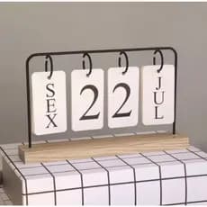 Calendário de Mesa Decorativo com Plaquinhas PretoDourado Permanente Escritório