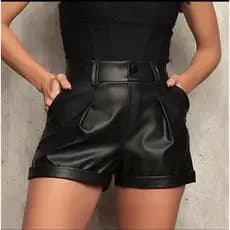 Short Feminino Couro Fake Cintura Alta Com Botão Encapado